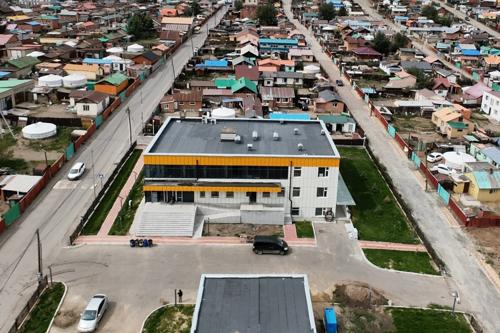 Гэр хорооллын дунд байгуулж буй Эрт илрүүлэг, оношилгооны төвийн барилга угсралтын ажил дуусаж, улсын комисс хүлээж авлаа