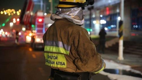 Гал түймрийн аюулаас бага насны хоёр хүүхдийг авран хамгаалжээ