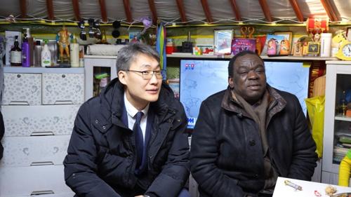 "Хүүхдүүд дулаахан гэрт сэрж байгаад баяртай байна"