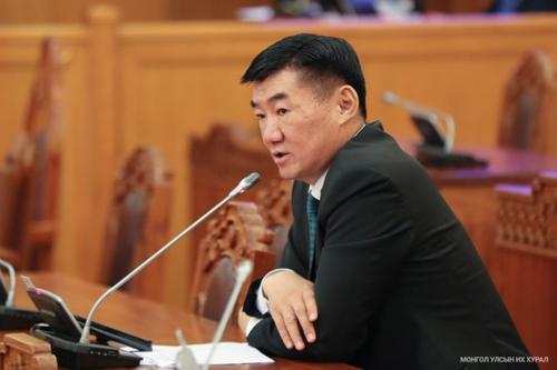 "Тэмдэглэлт өдөр гэж долоо хоногийн дундуур амралгүй, Наадам, Цагаан сараар тавиу амаръя"