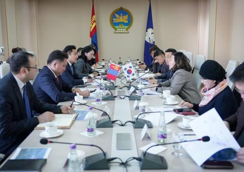 БНСУ-ын Инчон хотын  ИТХ-ын Төлөөлөгчдөд  “Агро сити”, “Налуу-Ухаа” чөлөөт бүсийн үр ашгийг танилцууллаа