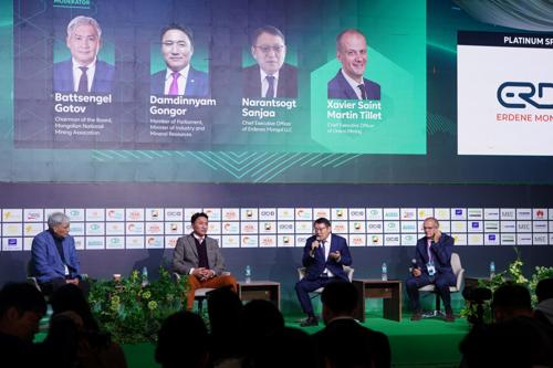 “Эрдэнэс баялгийн салбарын шинэ мөчлөг:Хөрөнгө оруулалт ба хариуцлагатай уул уурхай” салбар хуралдаанд панелистээр оролцлоо