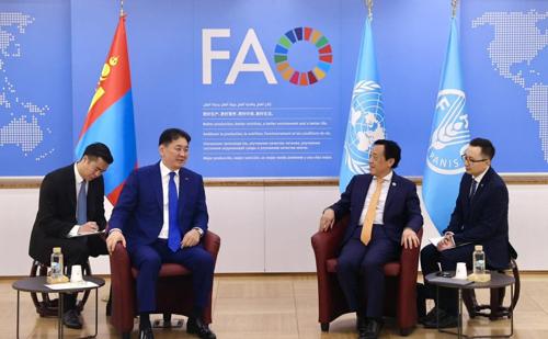 Ерөнхийлөгч У.Хүрэлсүхэд НҮБ-ын Хүнс, хөдөө аж ахуйн байгууллагын захирал бараалхав