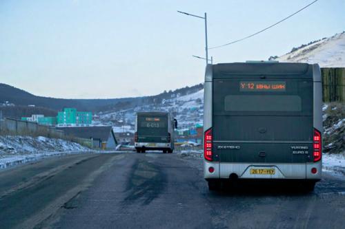 Зорчигчдыг арын автобусанд суулгаж өөрөө хоосон явсан жолоочид анхааруулга өгөв