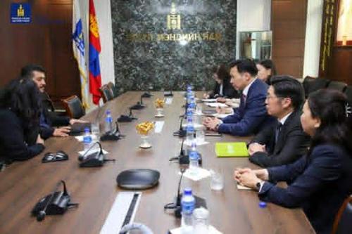 Аутизмын хүрээний хөгжлийн хоцрогдолтой хүүхдийг эрт оношлох, эмчлэх, эрүүл мэндийн болон боловсролын байгууллагын мэргэжилтнүүдийг сургах, сургагч багш нарыг дадлагажуулах төв байгуулахаар ажиллаж эхэллээ