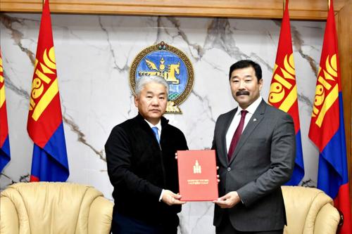 “Импортын барааны гаалийн албан татварын хувь, хэмжээ батлах тухай“ УИХ-ын тогтоолд өөрчлөлт оруулах тогтоолын төслийг өргөн мэдүүллээ