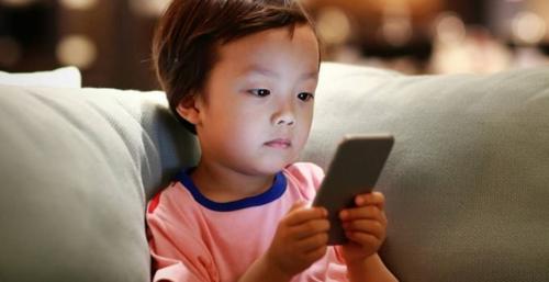 СЭМҮТ д хандаж байгаа хүүхдүүдийн 10 хувь нь дэлгэцэнд донтсон байна