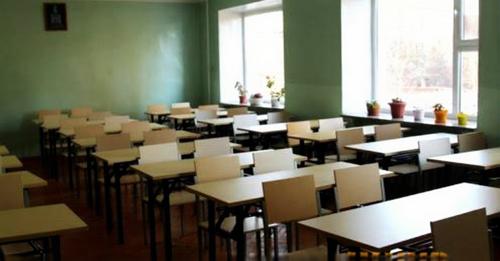 Дунд ангийн сурагчдыг танхимаар хичээллүүлэх шаардлага хүргүүлжээ