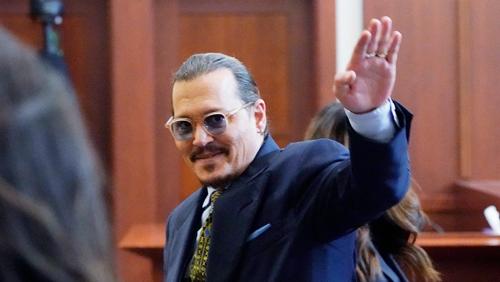 Жонни Депп шүүх хуралд яллаа