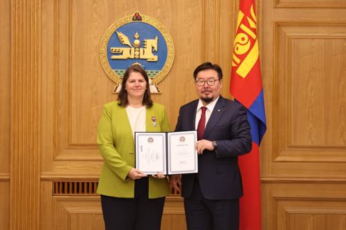 Канад Улсын Элчин сайд Сандра Шүфаниг нутаг буцахаас нь өмнө хүлээн авч уулзжээ