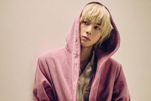 "BTS"-ийн Жин ирэх сард соло цомгоо гаргана