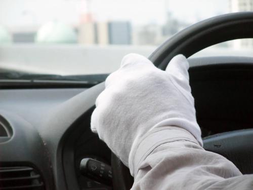 Япон: Эмэгтэйчүүдийг мансууруулж, хүчирхийлдэг таксины жолоочийг баривчилжээ