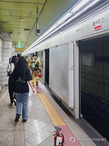 Сөүлийн метронд санаатайгаар гал тавьсан эрэгтэйг баривчилжээ