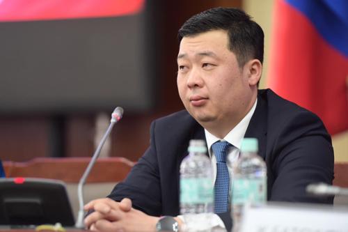 Ү.Одбаяр намынхаа хуралд халамцуу  морилж  "дарга сонгохоо  хойшлуулчих"  гэж гуйжээ