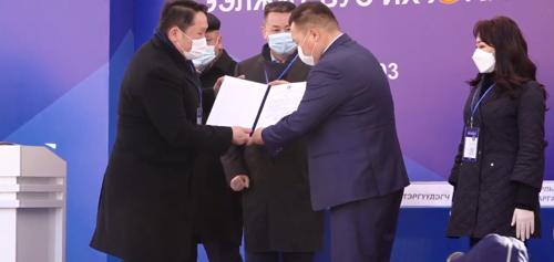 ФОТО: АН-ын задгай талбайн "шоу"