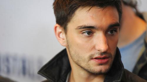 “The Wanted” хамтлагийн гишүүн Том Паркер тархины хорт хавдраар нас баржээ