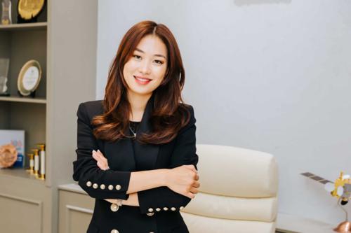 “TIME” сэтгүүл МУ-ын Засгийн газрын гишүүн Б.Болор-Эрдэнийг шинэ үеийн удирдагчаар онцолжээ