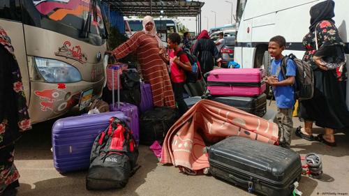 Суданы мөргөлдөөний улмаас 100 мянган хүн дүрвэжээ