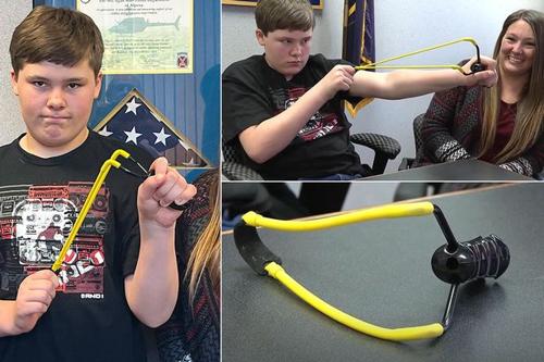 Америк хүү дүүг нь хулгайлах гэж байсан хүнийг чавхдаж зогсоожээ