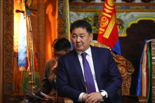 Ө.Золбаяр: Ерөнхийлөгч УИХ-ын даргад “Боль, болихгүй бол чамд хэрэг үүсгэнэ“ гэдэг үг огт хэлээгүй болохыг мэдэгдье