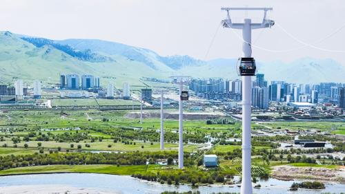 Дүүжин замын тээвэр төслийн хүрээнд Туул голын ай савд байрлах зургаан баганыг байршуулж байна.