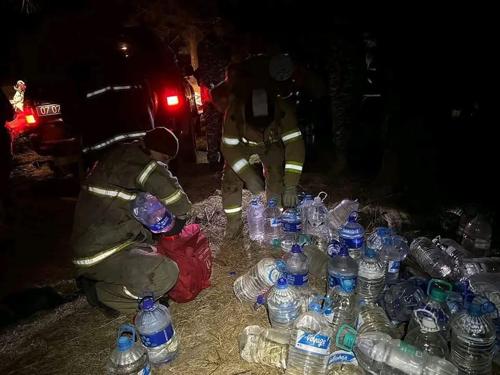 ИРГЭН: “Богд уул минь шатчихвал бид баларна шүү”  хэмээн бүгд 5 литрийн савтай ус бариад гүйж ирсэн