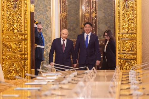 "Дайны хүнд жилүүдэд Монголын ард түмэн, Зөвлөлт Холбоот Улсад тусалсныг мартахгүй" гэжээ