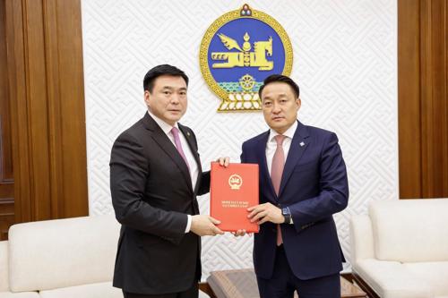 Стандартчилал, техникийн зохицуулалт, тохирлын үнэлгээний итгэмжлэлийн тухай хуулийн шинэчилсэн найруулгын төслийг уих-д өргөн барилаа