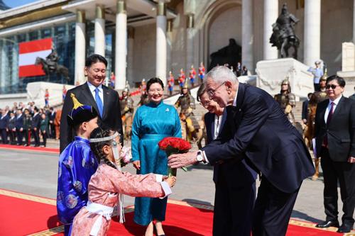 Бүгд Найрамдах Австри Улсын Ерөнхийлөгчийг албан ёсоор угтаж авлаа