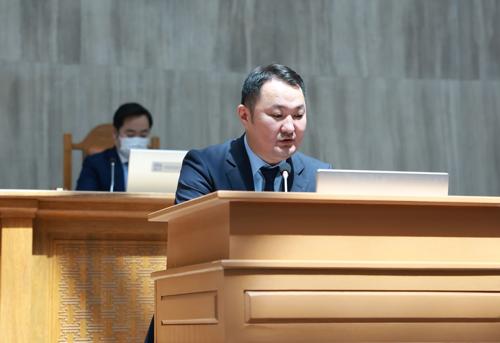 24 мега төслийн зургаа нь түгжрэл бууруулах зорилготой, нийтийн тээврийн салбарынх