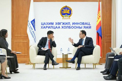 ЦХИХХ-ны сайд Э.Батшугар Дэлхийн Банкны Монгол дахь суурин төлөөлөгч Таехюн Ли-г хүлээн авч уулзлаа