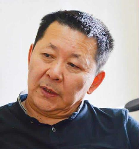 Р.Энхбат: Хэвлэхийн салбарын чөлөөт зах зээлийг байхгүй болгосон эзэн бол Б.Батцэцэг сайд