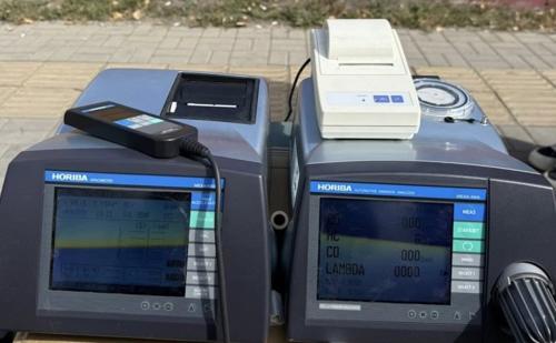 Авто тээврийн хэрэгслээс ялгарах хаягдал утааны хэмжилт хийж байна