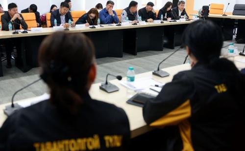 Нийслэлийн 170 мянган өрхийг утаагүй, хагас коксон шахмал түлшээр хангана