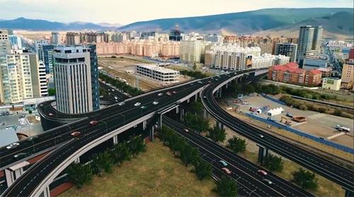 Энхтайваны гүүрний зүүн талын нүхэн гарц борооны усанд хаагджээ