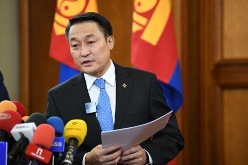 Д.Амарбаясгалангийн мэдэгдэл төрийн институц хоорондын зөрчил рүү хөтлөх үү?