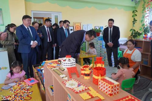 БШУ-ы сайд Л.Энх-Амгалан Багануур дүүрэгт ажиллажээ