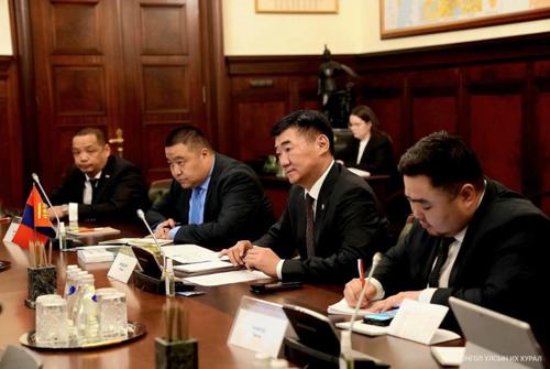 “Улаанбаатар төмөр зам” ХНН-ийн ажилчдын цалинг үе шаттайгаар нэмэгдүүлэхээр тогтжээ