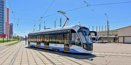 Нийслэлийн иргэд Трамвайгаар зорчино