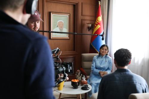 “Тамгагүй төр” жүжиг бүтсэн талаар баримтат кино бүтээж байна