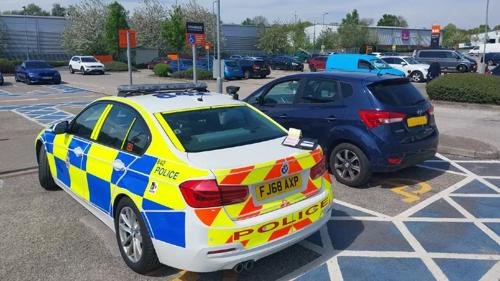 Их Британи эрэгтэй 50 жилийн турш жолооны үнэмлэхгүй машин барьжээ