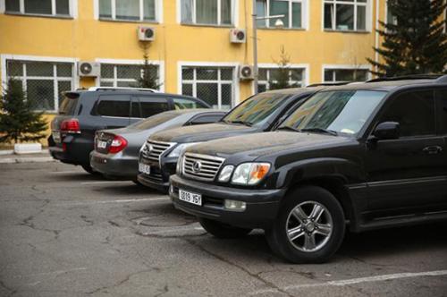 Төрийн албаныхан хувийн хэвшлийн унаагаар үйлчлүүлнэ