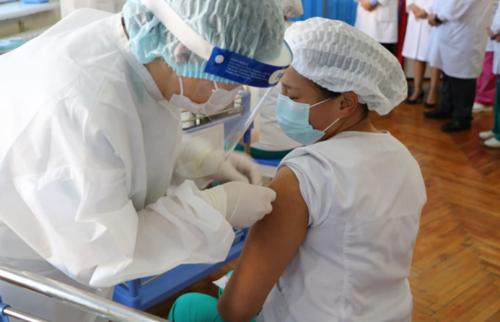 Улаанбаатарт өнөөдөр дархлаажуулалтын суурин 172, түр 15 цэг ажиллана