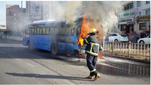 Зорчигчтой явж байсан автобус шатжээ