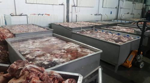 Эмээлтийн агуулахад хадгалагдаж байсан 175 тонн махыг битүүмжилжээ