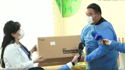 "БАЧА КОФЕ" Монголд нээлтээ хийж, нярайн сувилалд шарлагын аппарат бэлгэллээ