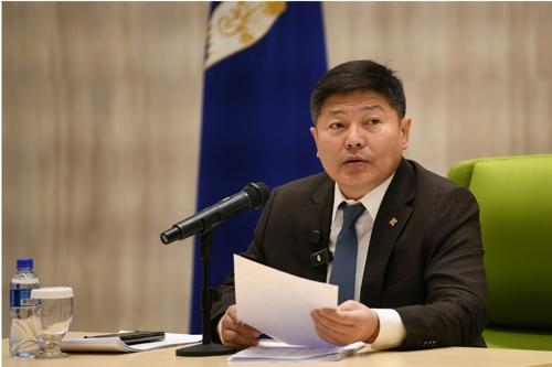 Х.Нямбаатар: Хүүхдийн төлөө хийж буй ажилд хамтарч ажиллахгүй бол тус ААН-тэй холбоотой зөвшөөрөл, бичиг цаасны ажлыг зогсооно