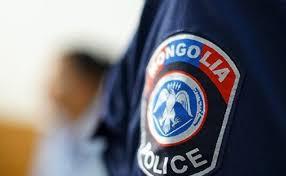 Голын эрэг дээр амарч байсан иргэдийг хутгаар айлган дээрэмджээ