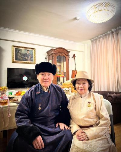 Д.Болд: Ээж минь юунд яараад ийм хурдан явчихав даа