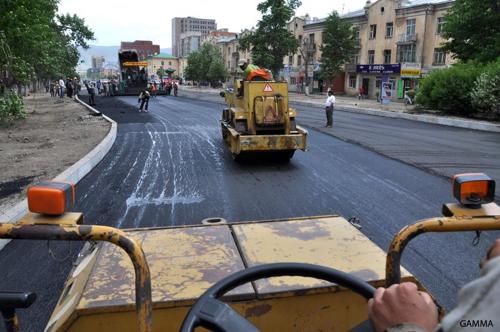 Нийслэлийн хэмжээнд 34 байршилд 100.9 км авто замыг шинэчлээд байна